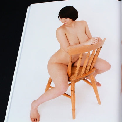 Super Pose Book 7 - Japan Cute Busty Girl Photo Reference
